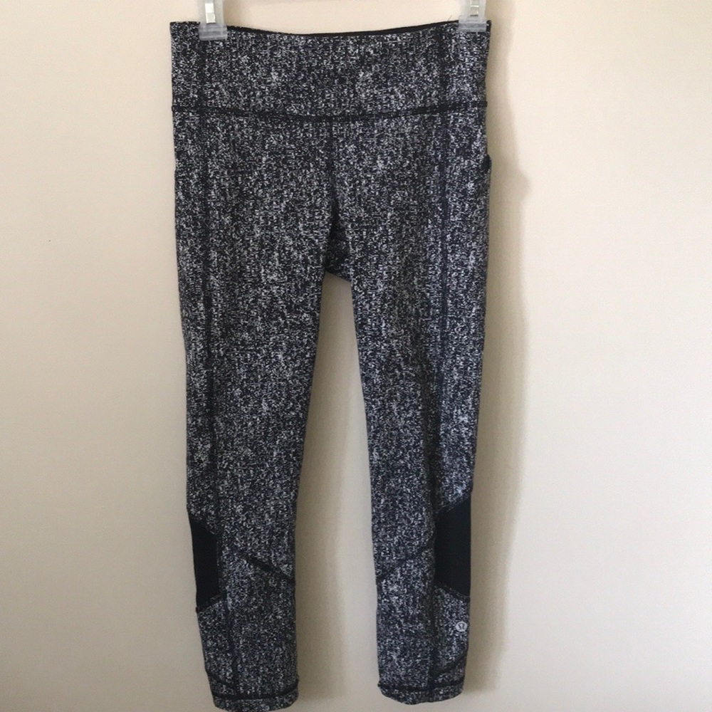 LULULEMON pace rival crop!